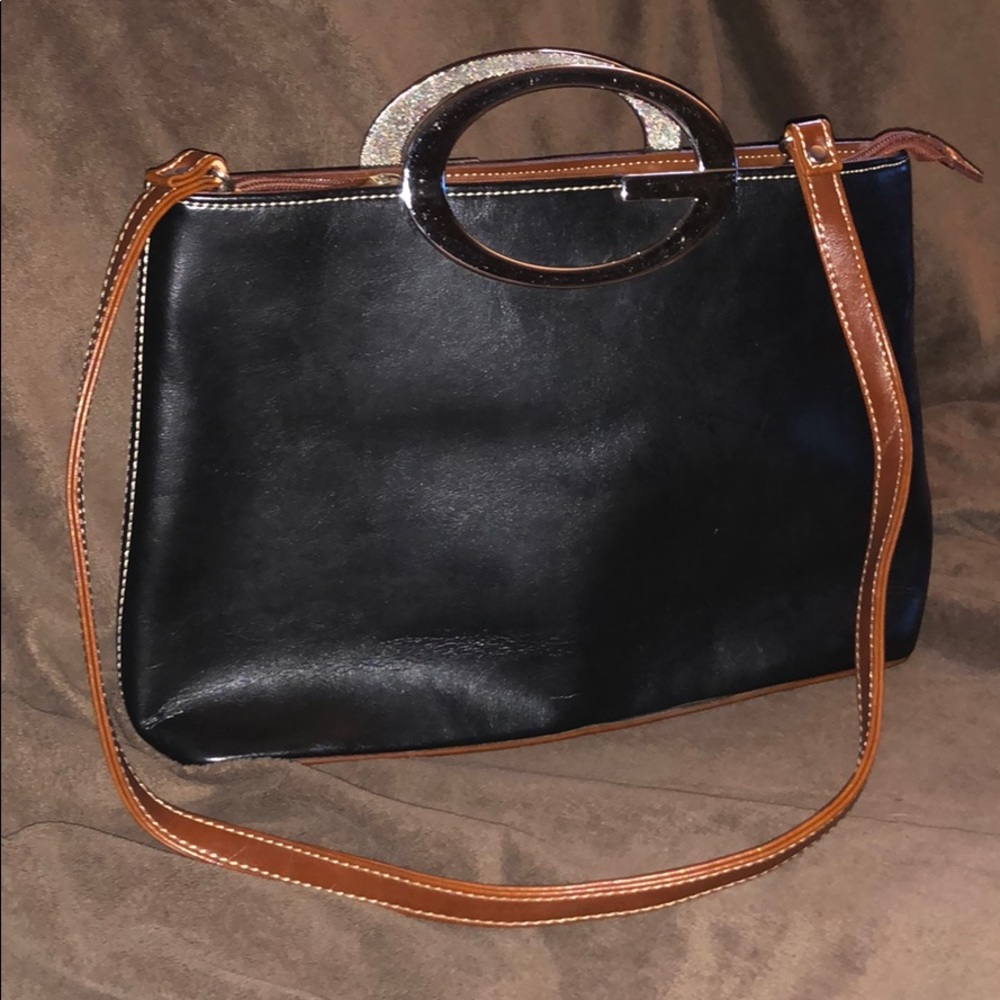 Cute black & tan shoulder bag 💼